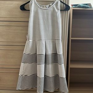 No brand listed! Little girls dress size 14